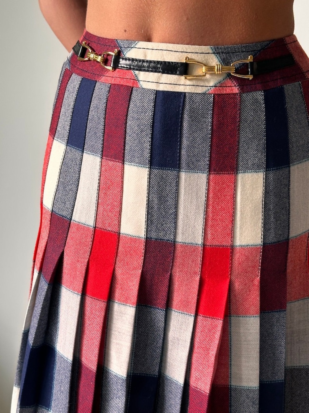 Celine Vintage A-line Pleated Wool Midi-Skirt Size 42 / Size 10 CAN/US - Picture 4 of 16